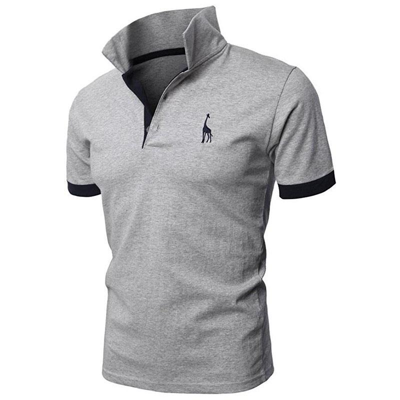 Polo informal con bordado de ciervo para hombre