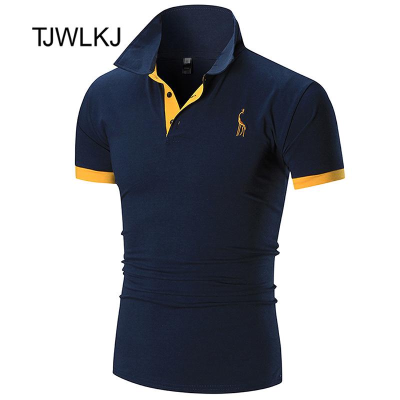 Polo informal con bordado de ciervo para hombre